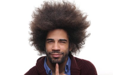 Beyaz arka planda siyah adam düşünme