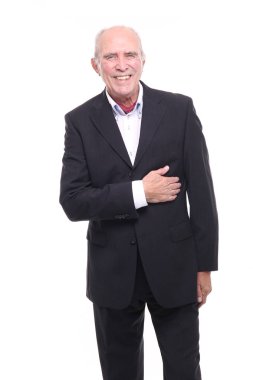 Yaşlı beyaz adam gülümsüyor