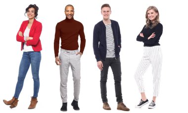 Çok ırklı insanlar kümesi beyaz arka plan üzerinde poz