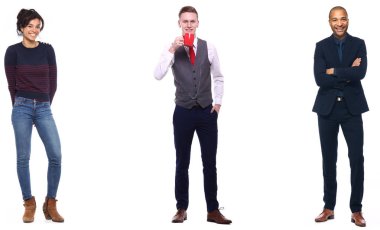 Çok ırklı insanlar kümesi beyaz arka plan üzerinde poz