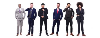 Beyaz arka planda interraccial erkekler