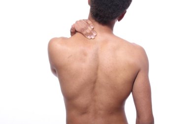 Siyah adam duygu boyun ağrısı