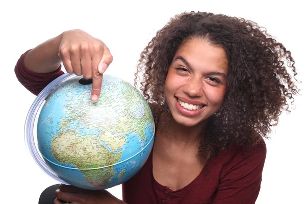 Küre Üzerinde Işaret Mutlu Siyah Kadın — Stok fotoğraf