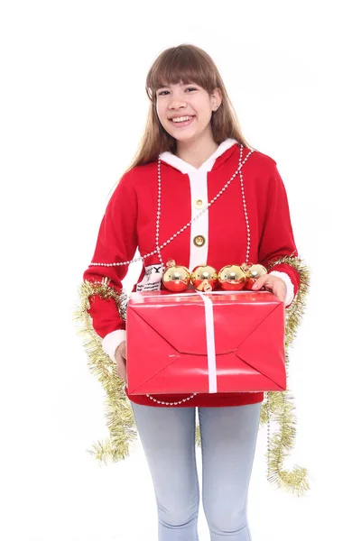 Schöne Teenager Mädchen Mit Weihnachtsgeschenk — Stockfoto