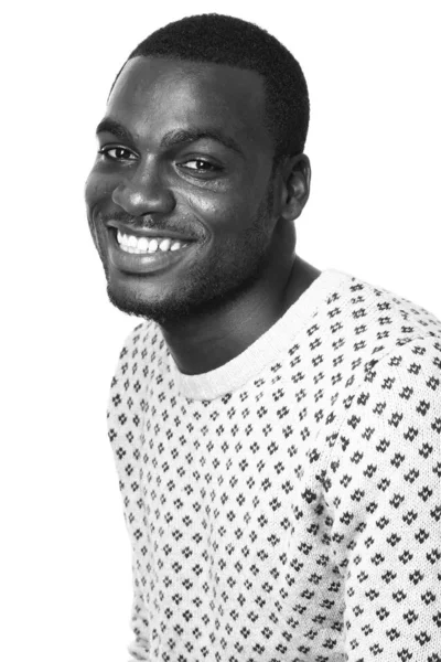 Sorrindo Homem Africano Tom Preto Branco — Fotografia de Stock