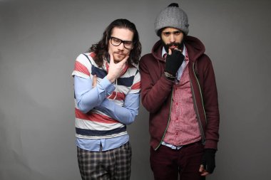 Interracial adamlar poz