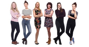 Beyaz arka planda beyaz kadınlar