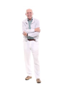 Yaşlı beyaz adam gülümsüyor