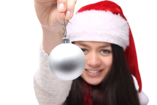 Feliz Jovem Ásia Menina Vestindo Natal Chapéu Segurando Bola — Fotografia de Stock