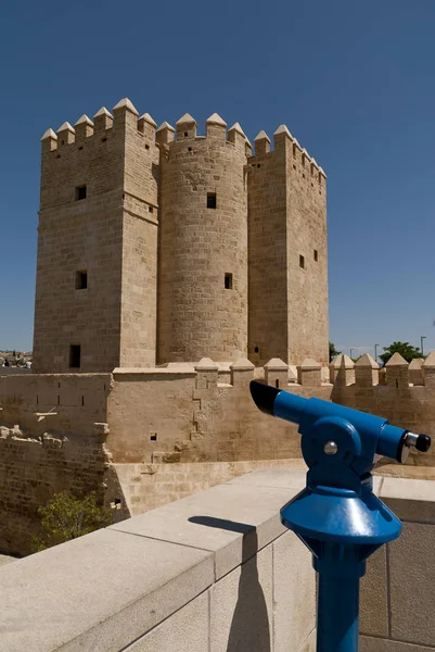 Torre Defensa Situada Final Del Puente Romano Córdoba Entrada Ciudad — Foto de Stock