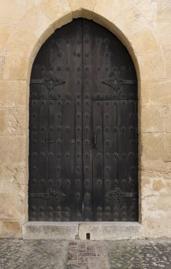 hala kullanılan bir ortaçağ kalesi ait, iyi korunmuş antik kapı