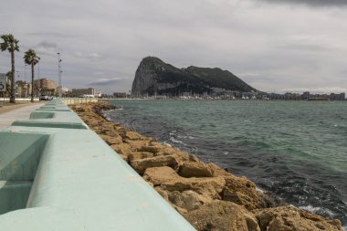 Cebelitarık üzerinden şehir Linea de la Concepcion peyzaj