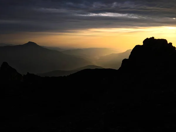 Lever Soleil Impressionnant Dans Les Montagnes — Photo