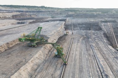Kömür Maden Sanayi ve ağır ekipman ocağı üzerinde doğal havadan görünümü