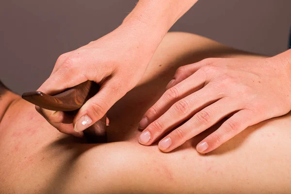 Weergave Van Massagetherapeut Diepe Weefsel Lichaam Massage Therapie Voor Mannelijke — Stockfoto