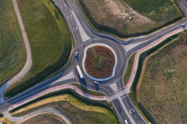 dolambaçlı havadan görünümü