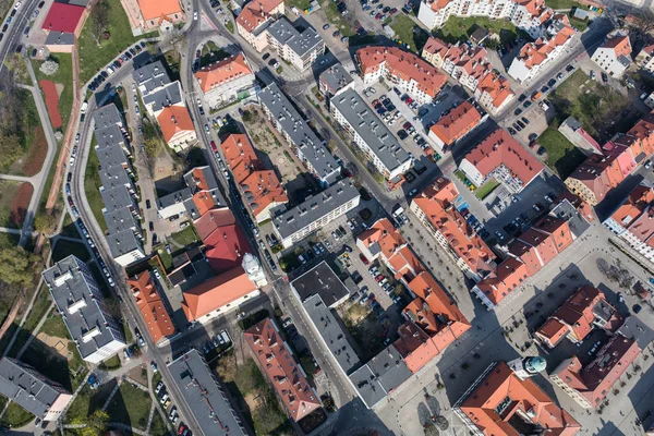 Вид с воздуха на пригороды города — стоковое фото