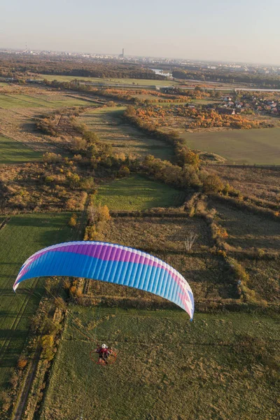 Widok z lotu ptaka na paralotnię — Zdjęcie stockowe