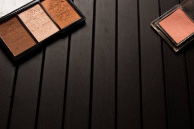 Makyaj fırça. Yüz pudrası Bronzlaştırıcı ve kozmetik allık fırçası