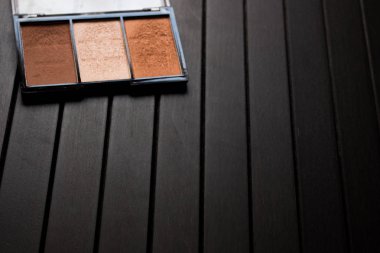 Makyaj fırça. Yüz pudrası Bronzlaştırıcı ve kozmetik allık fırçası