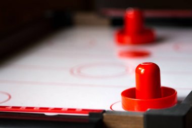 Hava hokeyi masası yakın