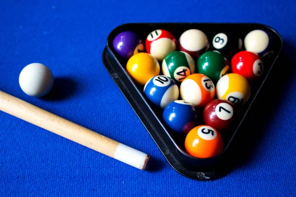 Mavi masa spor oyun seti havuz bilardo topları. Snooker, bilardo oyunu