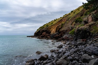 Taylors hata geçit Yeni Zelanda, Yeni Zelanda ocean beach, Yeni Zelanda, sisli havalarda Yeni Zelanda South Island şaşırtıcı natura sahil şeridi
