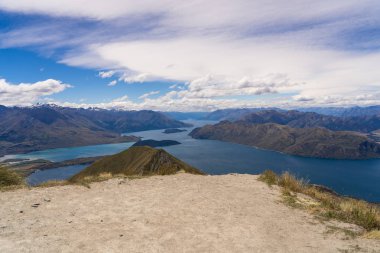 Roys 'un wanaka Yeni Zelanda' daki muhteşem manzarası, wanaka Roys tepesindeki harika manzara, Yeni Zelanda, Yeni Zelanda 'daki manzara fotoğrafçılığı, wanaka' da gidilecek yer.