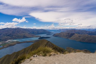 Roys 'un wanaka Yeni Zelanda' daki muhteşem manzarası, wanaka Roys tepesindeki harika manzara, Yeni Zelanda, Yeni Zelanda 'daki manzara fotoğrafçılığı, wanaka' da gidilecek yer.