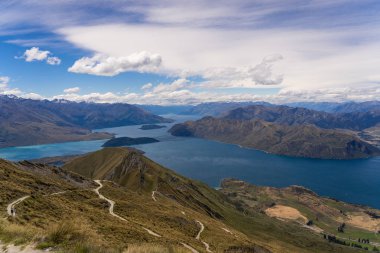 Roys 'un wanaka Yeni Zelanda' daki muhteşem manzarası, wanaka Roys tepesindeki harika manzara, Yeni Zelanda, Yeni Zelanda 'daki manzara fotoğrafçılığı, wanaka' da gidilecek yer.