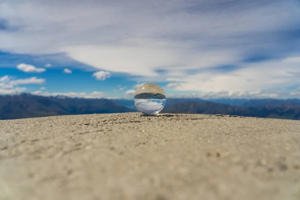 Linsenkugel Auf Dem Roys Peak Kristallglaskugel Auf Dem Roys Peak — Stockfoto