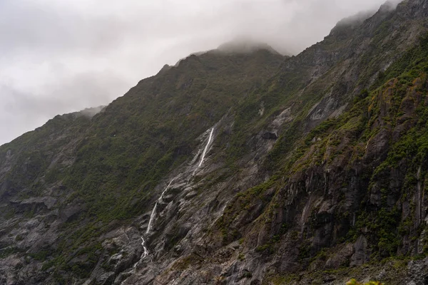 Watervallen Bij Franz Joseph Gletsjer Nieuw Zeeland Waterval Naast Een — Stockfoto