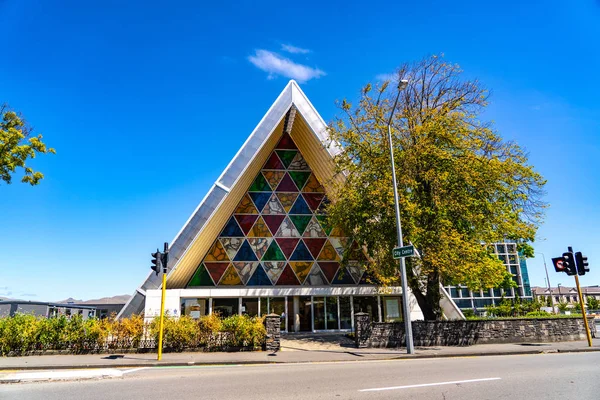 Karton Katedral, bir Anglikan kilisesi Christchurch Geçici Katedrali olarak da bilinir.