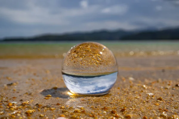 Lensbal Het Strand Bij Abel Tasman National Pack Kristallen Glazen — Stockfoto