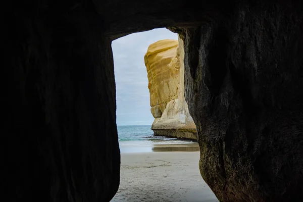 Красивый Туннельный Пляж Новой Зеландии Тоннельный Пляж Окружении Скал Данидин — стоковое фото