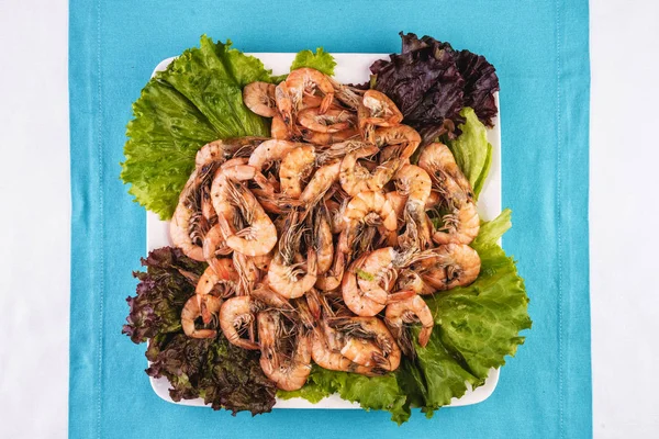 Akdeniz mutfağı, Avrupa yemeği. Tereyağı, baharat ve otlar çeşitli kavrulmuş karides ile Plaka