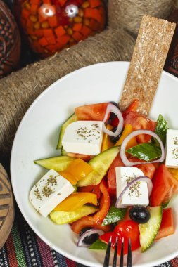 biber, soğan ve peynir ile Gürcü tarifine göre salata