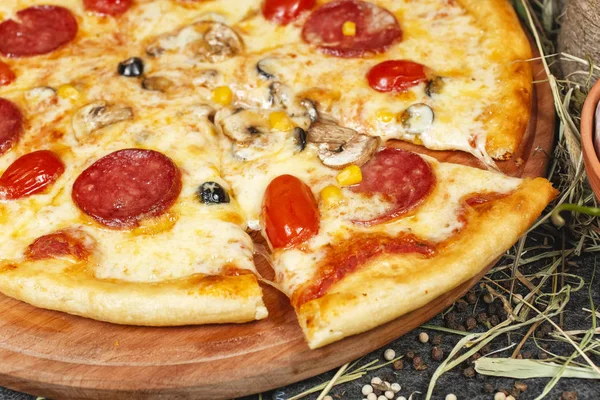 National Pizza Salami Tomatoes Mushrooms Mozzarella Cheese Georgian Corn National — Stock Photo, Image