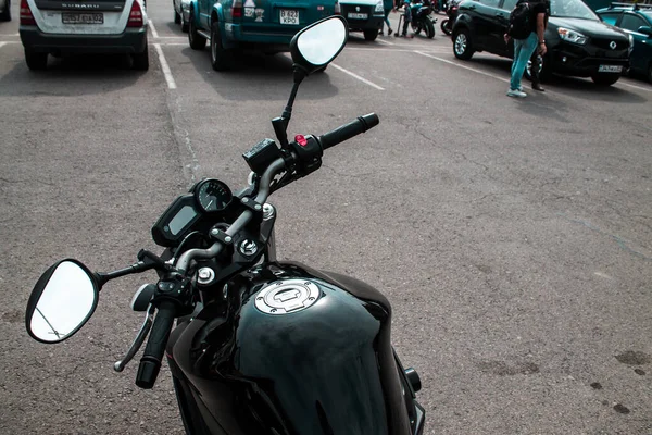 Festival de motociclistas Almaty cierre de la temporada de motocicletas - 28 de septiembre de 2019: estacionamiento de motocicletas deportivas sintonizadas . — Foto de Stock