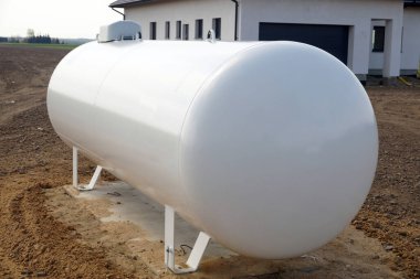 Temiz bir enerji kaynağı. Evi ısıtmak için benzin deposu.. 