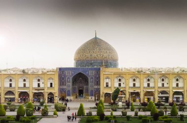 Isfahan, İran'ın İmam Meydanı. Nakş-ı Cihan Meydanı bilinen ve 1979 yılında Unesco Dünya miras alanı olarak onun atama yol açmıştır.