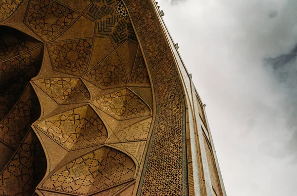 Muqarnas de la porte d'entrée de la mosquée Imam, Ispahan, Iran — Photo