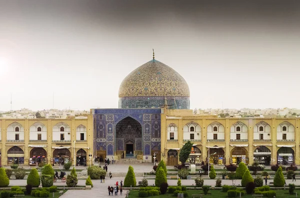 Imam Square in Isfahan, Iran. It is known as Naqsh-e Jahan Square and has led to its designation as a UNESCO World Heritage Site in 1979. — Stock Photo, Image