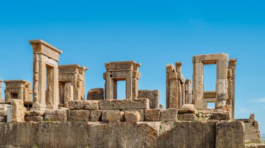 Persepolis, Iran - 28 Nisan 2018: Persepolis Ahameniş İmparatorluğu ca. M.ö. bu 60 km. şehir Şiraz Fars Eyaleti, İran'ın kuzeydoğusunda bulunan 550 330 tören başkenti oldu