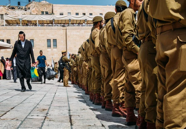 Jerusalém Israel Abril 2018 Soldados Força Defesa Israelense Júnior Uniforme — Fotografia de Stock