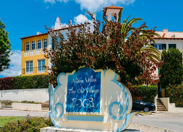 Popular entre los expatriados y turistas del Reino Unido, el Old Village es un entorno tranquilo en el Algarve, rodeado por el campo de golf Pinhal y cerca de playas prístinas — Foto de Stock