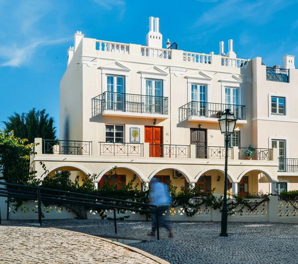 Het oude dorp in Algarve, Portugal is een collectie van 280 eigenschappen gebouwd in de 18e eeuw Portugees en Engels architectuur ligt in het centrum van de Pinhal Golf Course in Vilamoura, Algarve — Stockfoto