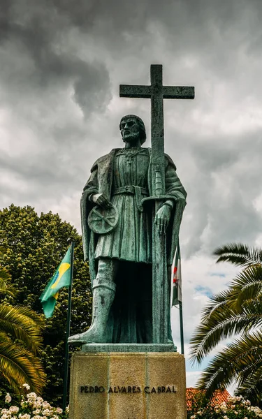 Statue of Pedro Alvares Cabral, navigator who discovered the land of Brazil in 1500, in his native town Belmonte — Stock Photo, Image