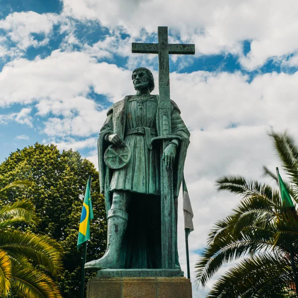 Statue of Pedro Alvares Cabral, navigator who discovered the land of Brazil in 1500, in his native town Belmonte — Stock Photo, Image