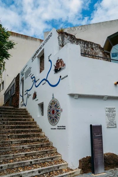 Una replica di un'antica mappa di navigazione portoghese datata 1502 a Casa-Memoria de Camoes. Luis Vaz de Camoes è considerato uno dei più grandi poeti portoghesi — Foto Stock